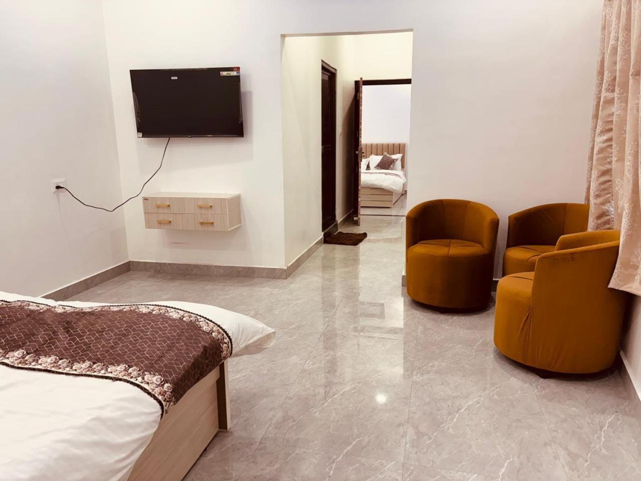 Shri Ram Darbar Hotel Ayodhya Exterior photo